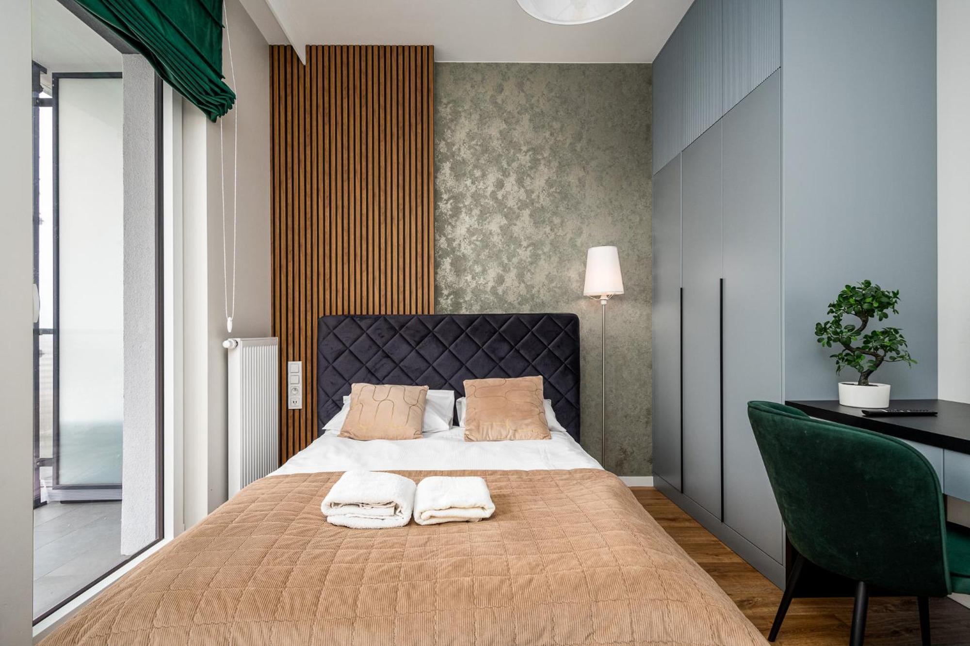 Wola Tower Deluxe Separate Bedroom With Free Garage - By Perfect Apart Varsovia Exterior foto