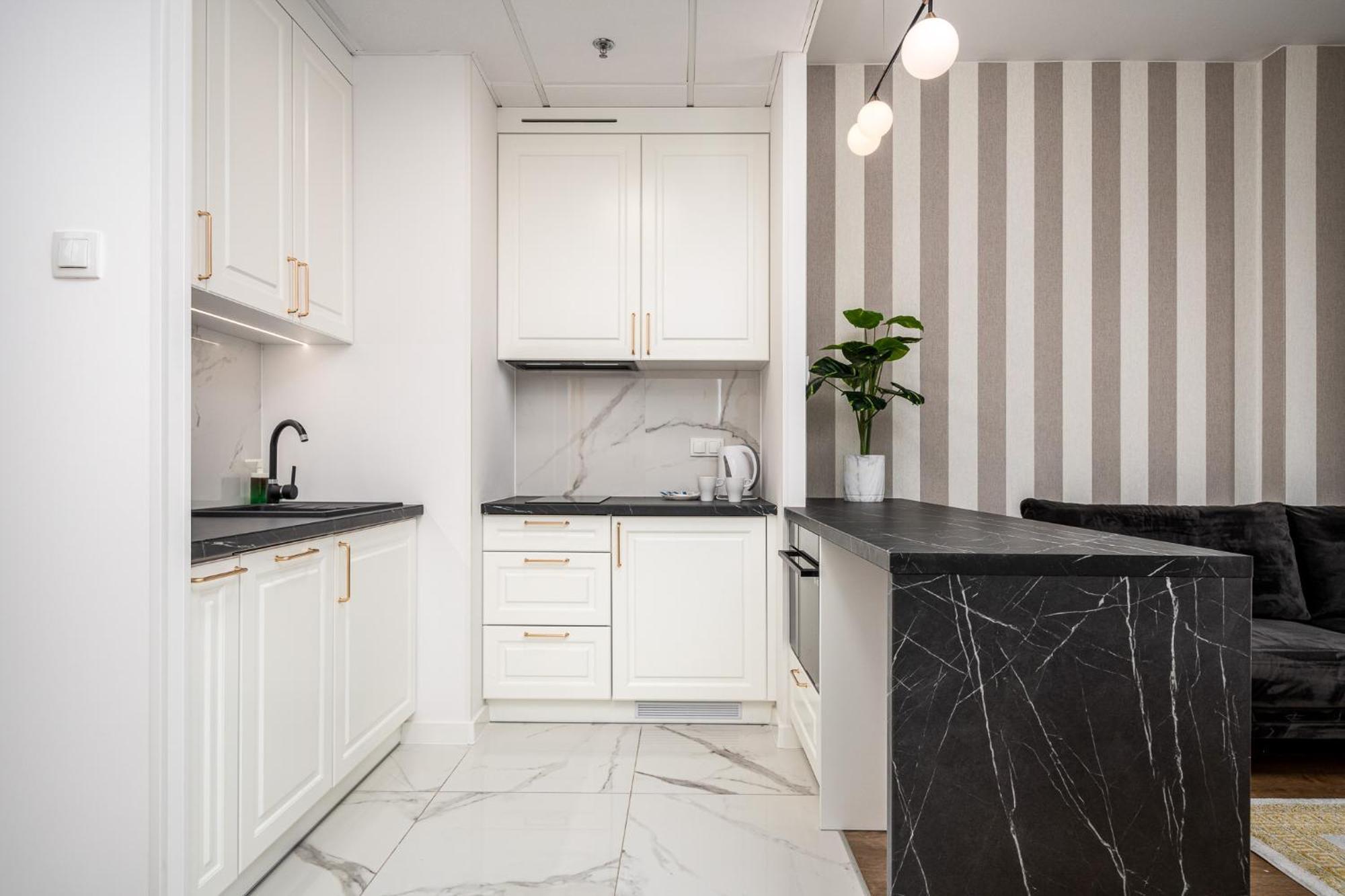 Wola Tower Deluxe Separate Bedroom With Free Garage - By Perfect Apart Varsovia Exterior foto