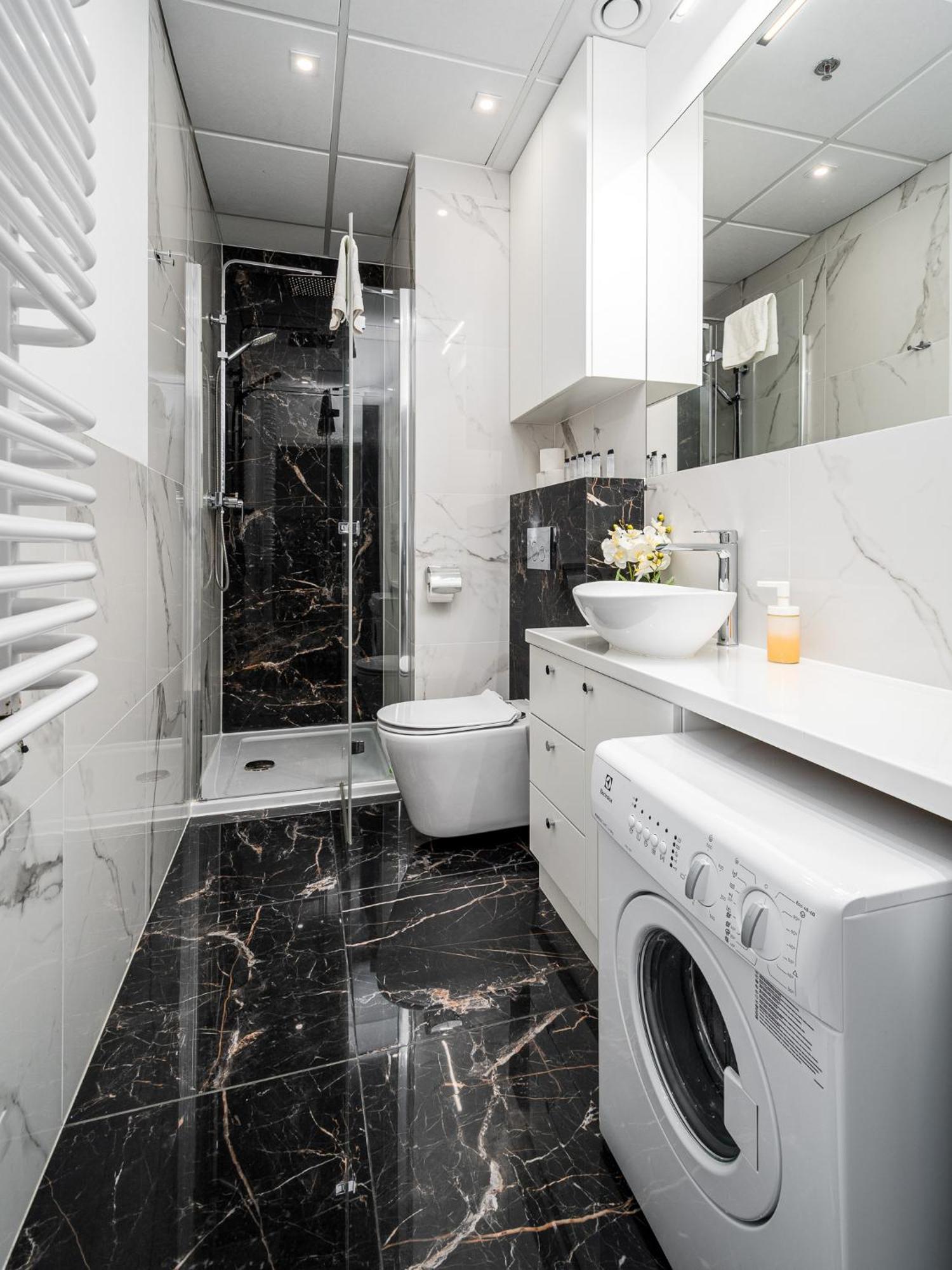 Wola Tower Deluxe Separate Bedroom With Free Garage - By Perfect Apart Varsovia Exterior foto